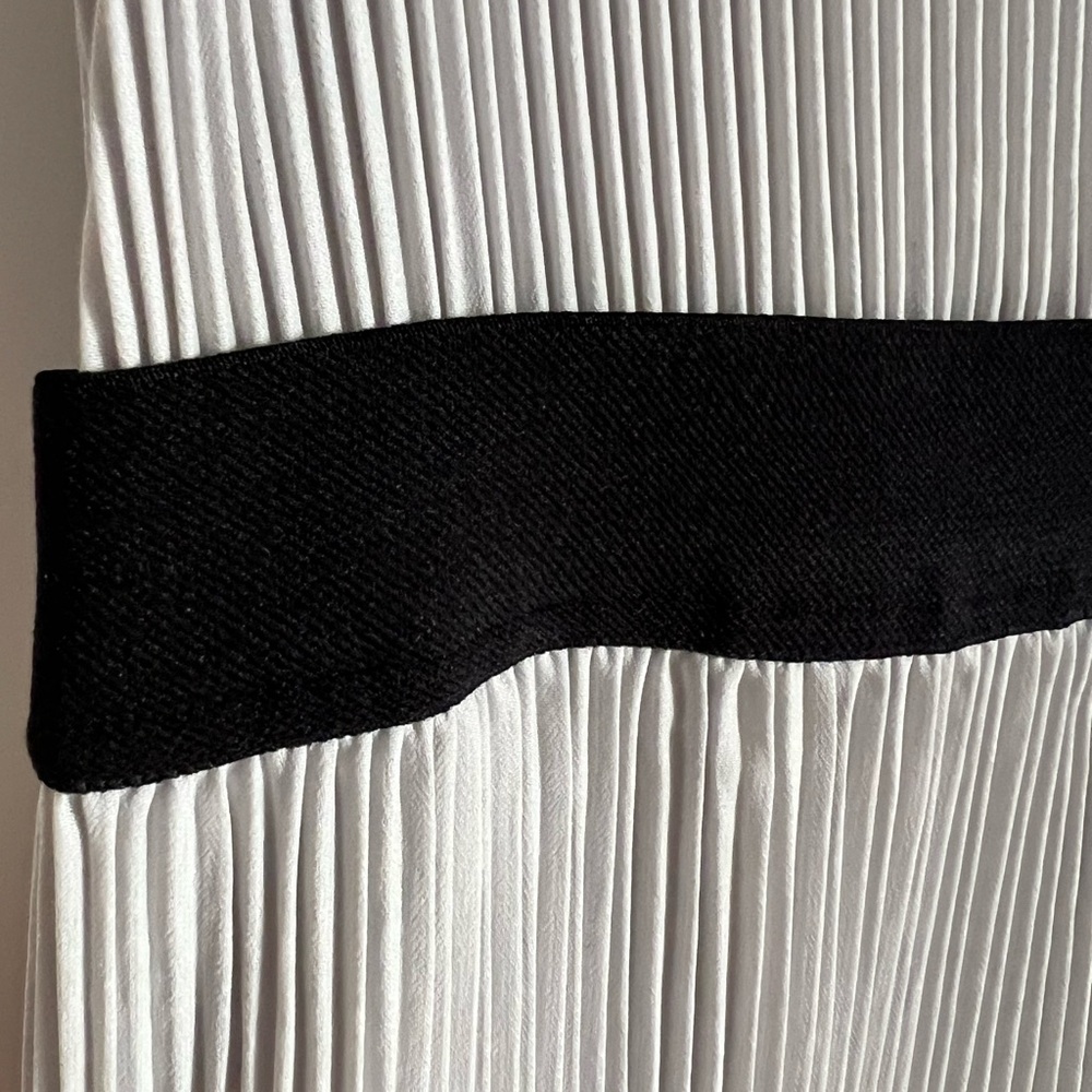 BCBG Alicia mid-length dress - Picture 5 of 12